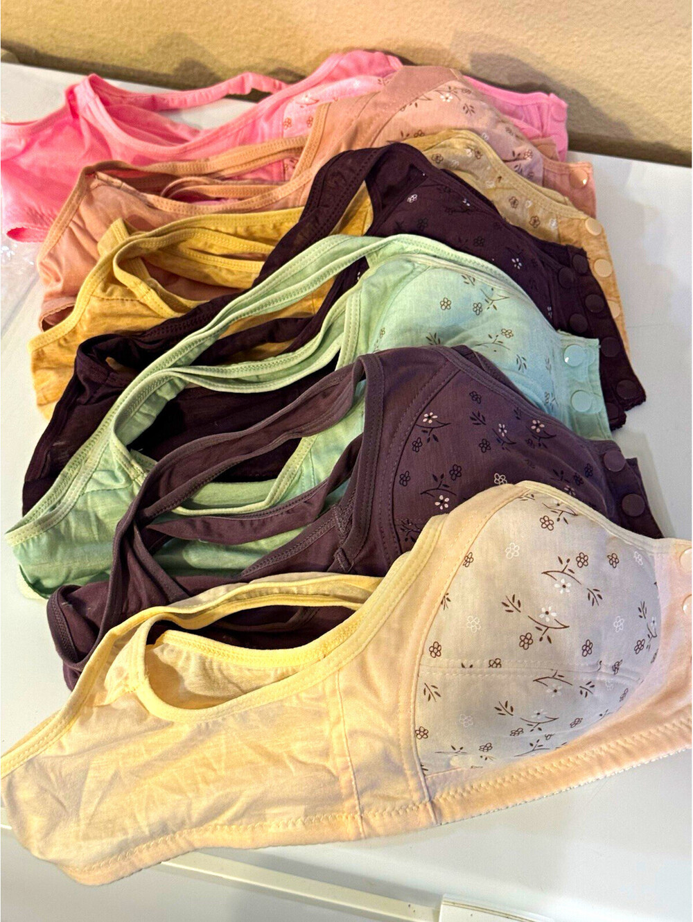 7 Pack Women’s Front Snap Wireless Soft Comfort Bras Size 38/85 Floral